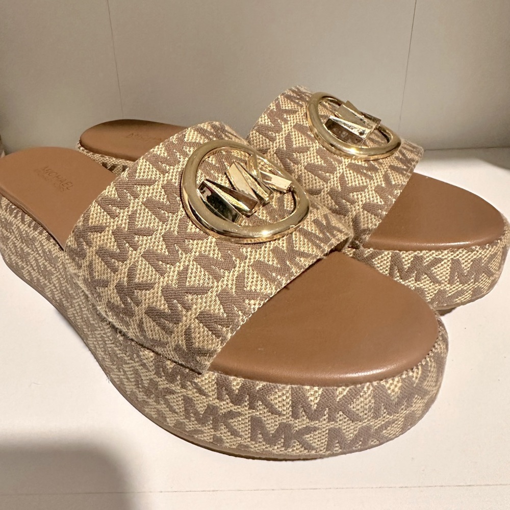 Michael Kors Sadler Wedge 7.5